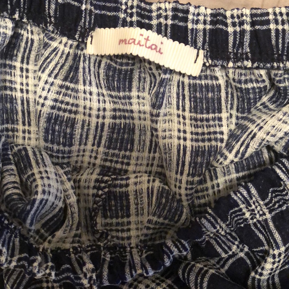 Top - Picture 2 of 2